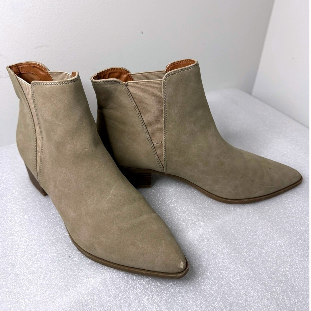Indigo Rd Womens Taupe Pointed Toe Ankle Boots Low Block Heel Size 9M